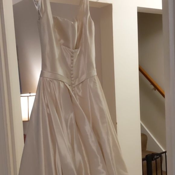 Madison James wedding dress - Picture 3 of 5